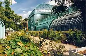 The monumental greenhouses of the Jardin des Serres d'Auteuil (1895-1898).