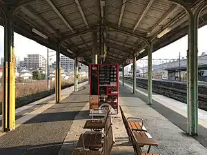 Platform of Hatabu Station 2
