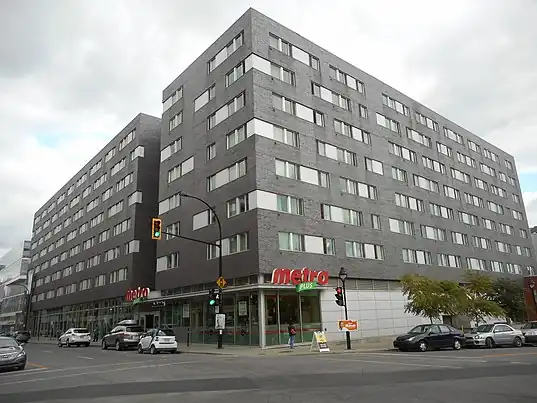 Residence 3 and 4- retrieved from https://commons.wikimedia.org/wiki/File:Residences_Etudiantes_ETS_-_03.jpg