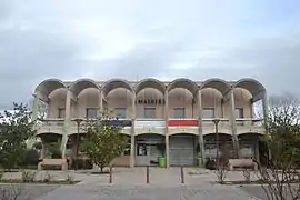 The town hall in Rodilhan