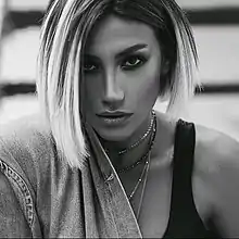 Röya from the cover of her single "Təmənnasız"