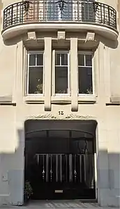 Detail of the Guimard Building,  showing the entrance, where Art Deco and Art Nouveau elements coexist.