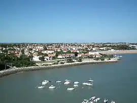 Saint-Georges-de-Didonne seen from the lighthouse