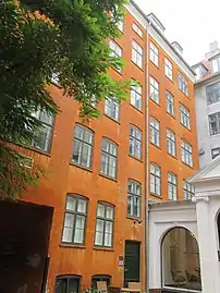 The eastern side wing