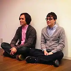 Scott Murphy, Rivers Cuomo (L-R)