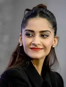 Sonam Kapoor promoting <i>‘Neerja’