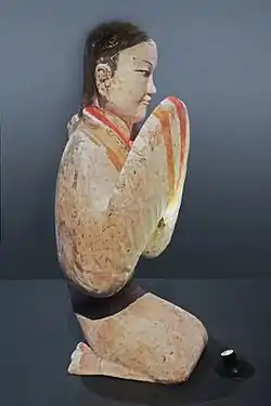 Western Han statuette of a seated woman and court attendant; 202 BC – 8 AD; ceramic; from a tomb of Xianyang (Shaanxi, China)