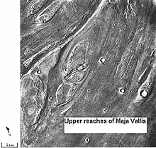 Streamlined islands show that large floods occurred on Mars. (location: Lunae Palus quadrangle).