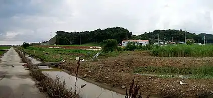 Between Road 39 and the Seohaean Expressway.mw-parser-output .geo-default,.mw-parser-output .geo-dms,.mw-parser-output .geo-dec{display:inline}.mw-parser-output .geo-nondefault,.mw-parser-output .geo-multi-punct{display:none}.mw-parser-output .longitude,.mw-parser-output .latitude{white-space:nowrap}37°15′16″N 126°53′47″E / 37.25444°N 126.89639°E / 37.25444; 126.89639