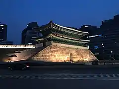 Sungnyemun (Namdaemun) at dusk in March 2017.