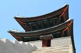 Namdaemun, close-up of gatehouse