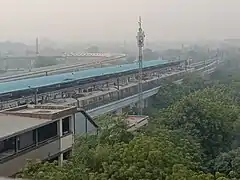 The Blue Line station of Delhi Metro's Mayur Vihar Phase 1 station.jpg