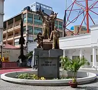Statue commemorating the "Victory of 30-4-1975" at the Museum of the Ho Chi Minh Campaign