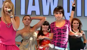 The original line-up, from left to right – Gonino, Tinashe, Esparza, Kiyoko and Sanders – performing live at Celebrity Basketball Game, in 2009.