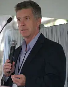 Photo of Tom Bergeron at the Los Angeles Times Festival of Books in 2009.