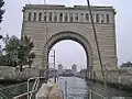 Triumphal arch over the Nova Kakhovka locks