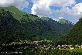 Montriond village