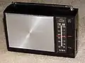 AIWA AR-127 10-transistor dual band radio (c. 1964)