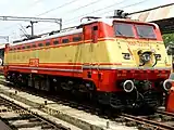 WAP-1 22076 Aastha of GZB with Agra-bound ICE at LJN