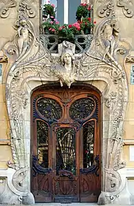 Doorway of the Lavirotte Building, with ceramic sculptures by Jean-Baptiste Larrivé&nbsp;[fr]