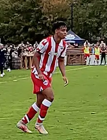 Player looking to his right during a match