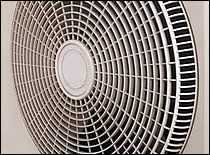 • Si no tiene electricidad y no es seguro conectar la electricidad, puede usar un generador eléctrico portátil para activar el equipo de remoción de aguas estancadas.